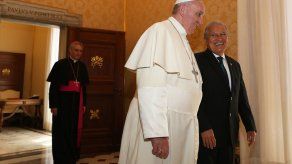 Presidente electo de El Salvador pide ayuda al papa contra la violencia Presidente electo de El Salvador pide ayuda al papa contra la violencia