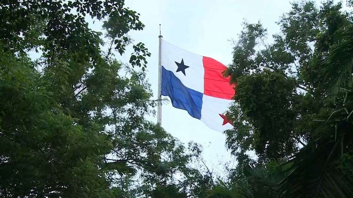 Hace 40 Años Se Izó Por Primera Vez La Bandera Panameña En El Cerro Ancón 0503