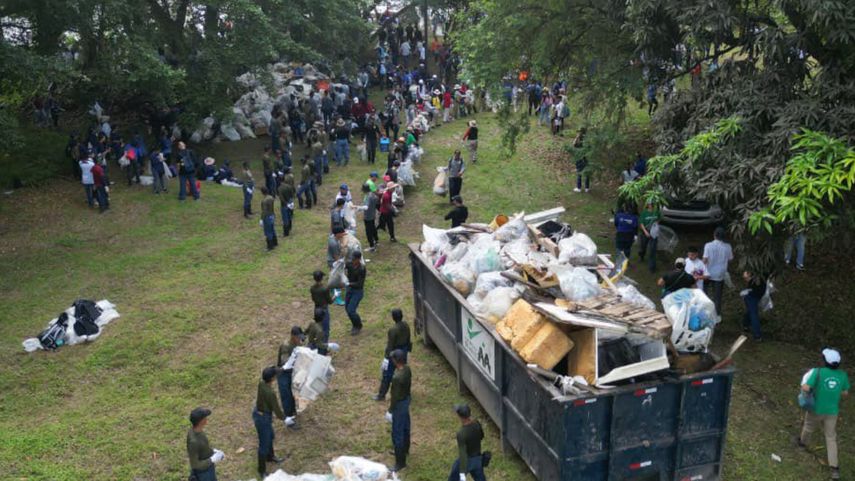 Jornada de limpieza de playa reúne a voluntarios