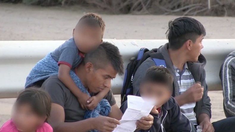 Los niños, el pasaporte de entrada a EE.UU. para inmigrantes ya deportados