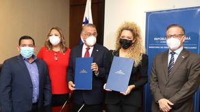 El convenio fue firmado por el Ministerio de Desarrollo Agropecuario y la Fundación Puertas Abiertas.