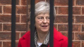 May contraataca a sus críticos