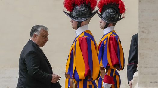 La visita de Orban al Vaticano era su primer viaje al extranjero desde que él y su partido conservador Fidesz ganaron las elecciones nacionales del 3 de abril en Hungría.