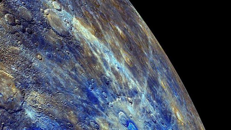 Las superficies oscuras de Mercurio son carbono procedente de su interior