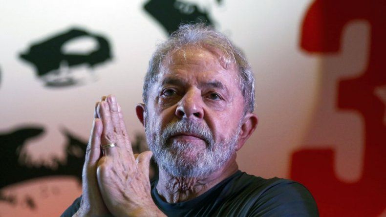 Lula sigue líder en sondeos en Brasil pese a que mayoría lo rechaza en urna
