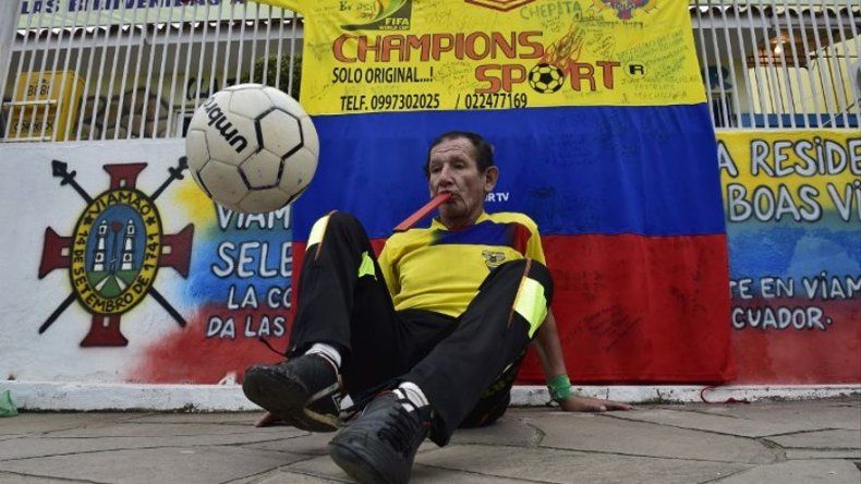 Frío, hambre y sin entradas para el Mundial: la pasión extrema de un hincha en Brasil