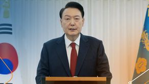 El Parlamento destituye al presidente surcoreano Yoon Suk-yeo por haber declarado la ley marcial