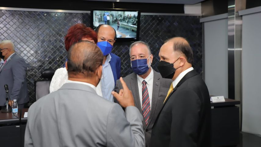 Representación del Tribunal Electoral en la aprobación en primer debate.