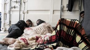 El barco de rescate de migrantes lleva más de dos semanas sin destino en el Mar Mediterráneo.