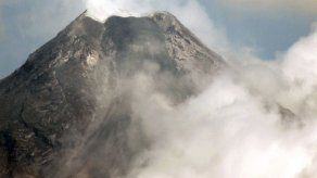 El volcán Mayón empieza a escupir lava