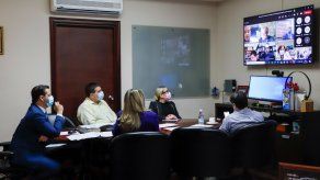 Comisión de alto nivel que analiza las propuestas para la reactivación económica presentadas por el sector privado.