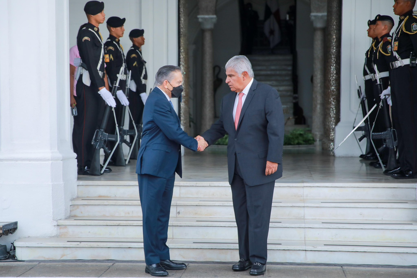 Inicia la reunión entre José Raúl Mulino y el presidente Laurentino Cortizo.