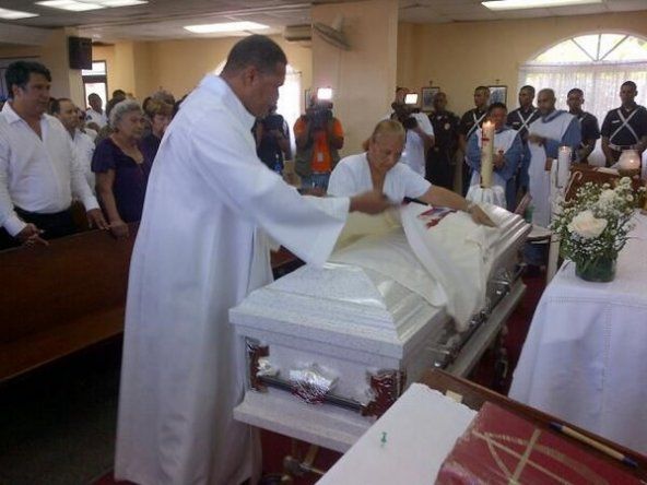Misa de despedida de padre Aníbal Gómez