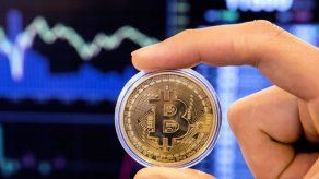 El bitcóin cae por debajo de los 10.000 dólares por primera vez desde diciembre