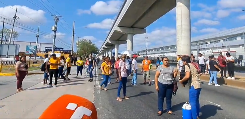 Protesta en Las Mañanitas