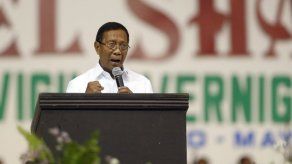 Acusan de corrupción al candidato favorito de Filipinas