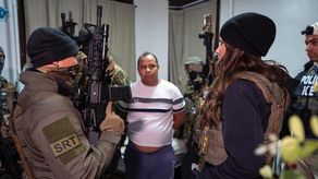 EE. UU. detiene a mil migrantes, entre ellos ciudadanos de Ecuador y México, en operativo en Minnesota.