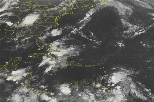 Tormenta tropical Ernesto avanza con dirección a Jamaica