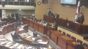 ARENA aplaude iniciativa que busca aumentar multas por contratar a extranjeros sin permiso ARENA aplaude iniciativa que busca aumentar multas por contratar a extranjeros sin permiso