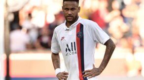 Neymar abucheado por la afición del PSG en su regreso