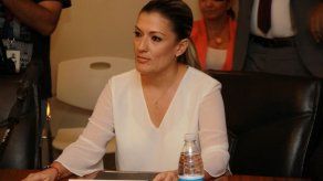 Ministro Carles niega presión del Ejecutivo para ratificación de su esposa en el Ifarhu