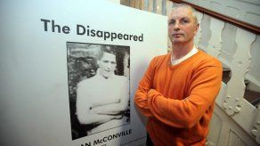 Líder de Sinn Fein sigue siendo interrogado