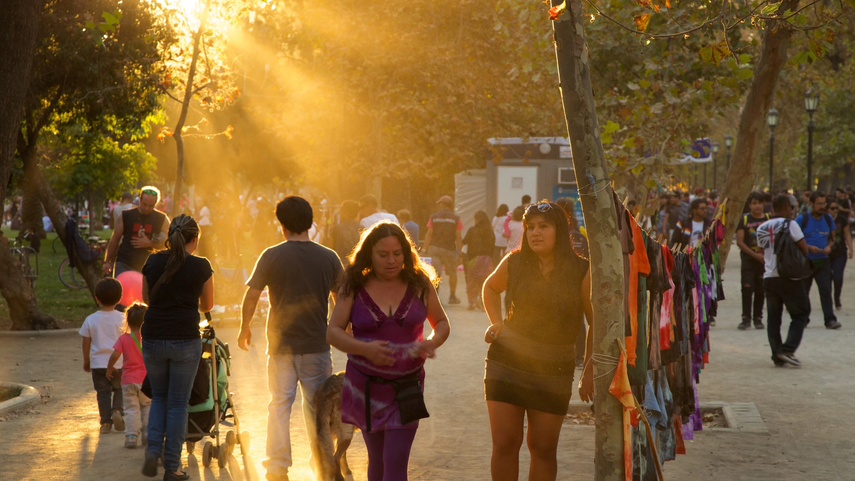 Chile promulga ley que reduce semana laboral a 40 horas.