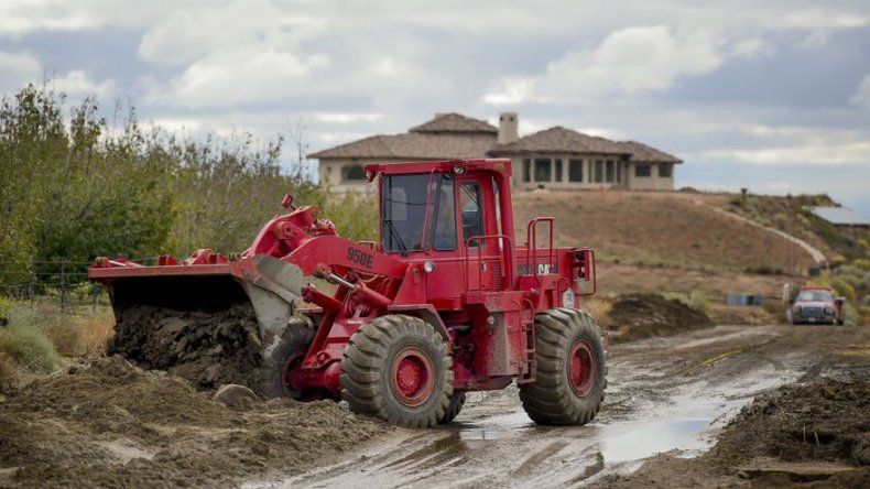 California: Reabren caminos tras inundación repentina