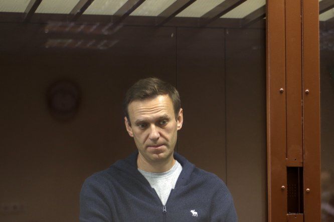 La justicia rusa condenó a Alexéi Navalni a dos años de prisión por un supuesto fraude que se produjo en 2014 y que muchos consideran como un pretexto para encarcelarlo.