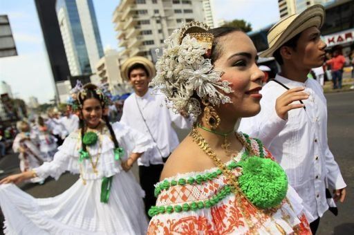 Chitré celebra la mayor fiesta del país con vistoso desfile