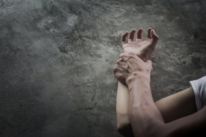 El registro de agresores sexuales contendrá información de las personas que sean condenadas por delitos contra la libertad e integridad sexual en perjuicio de menores de edad.