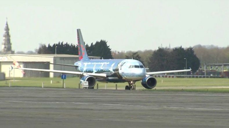 Primer despegue de un avión en el aeropuerto de Bruselas desde los atentados