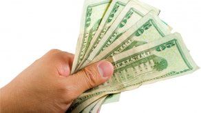 Un hombre devuelve billetera con 3.400 dólares en Florida