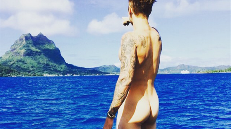 Justin Bieber exhibe su trasero blanco en Instagram