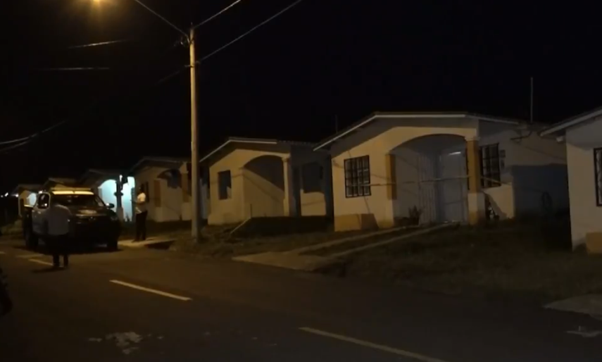 Mujer es asesinada por su pareja en Altos de Las Praderas