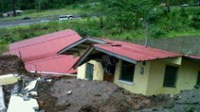 Mal tiempo en Colón causa derrumbes e inundaciones