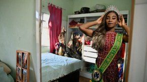 Brasileña se sobrepone al odio y sueña con coronarse en Miss Universo Trans
