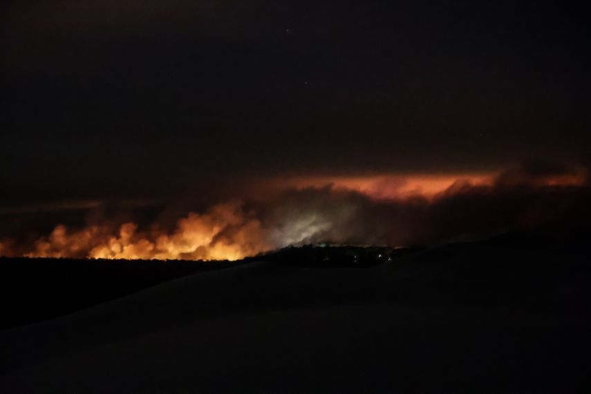 Dos grandes incendios calcinaron desde hace una semana 14