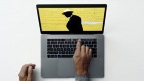 Nuevo Macbook Pro de Apple tendrá lector de huellas y barra táctil en el teclado