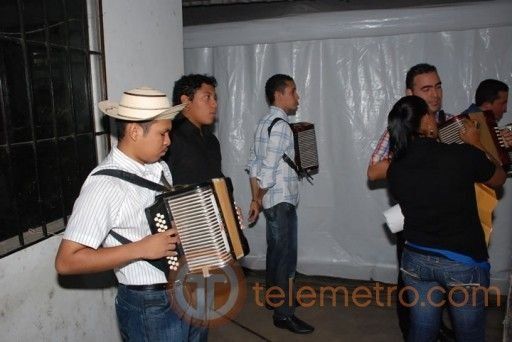Entre las barras en La Chorrera
