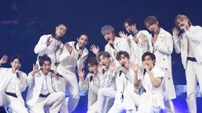 Pantalla gigante cae sobre integrantes del grupo Mirror en Hong Kong