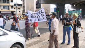 Jubilados retoman protestas para exigir aumento