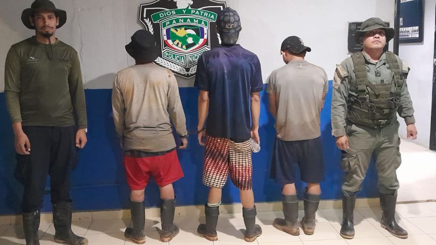 Tres personas detenidas por extracción ilegal de minerales en Río Indio