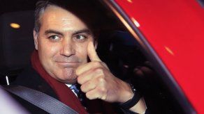 Juez pide a Casa Blanca devolver credencial a periodista CNN