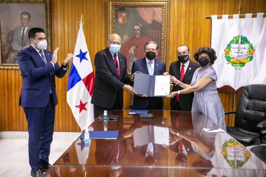 MEF apoyará construcción de la nueva Facultad de Medicina de la Universidad dePanamá con una mesa de trabajo.