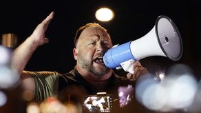 El conspiracionista Alex Jones.