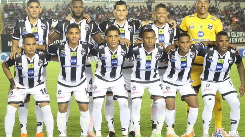 Tauro toma ventaja en la ida de las semifinales de la LPF