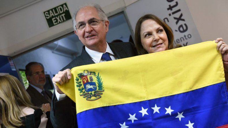 Por tierra y mar: así huyen de Venezuela los perseguidos por Maduro