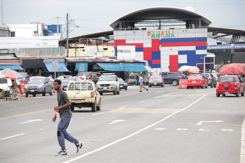 Costarricenses protestan en Paso Canoas