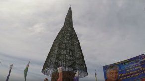 Sri Lanka recibe récord Guinness por árbol de Navidad más alto del mundo